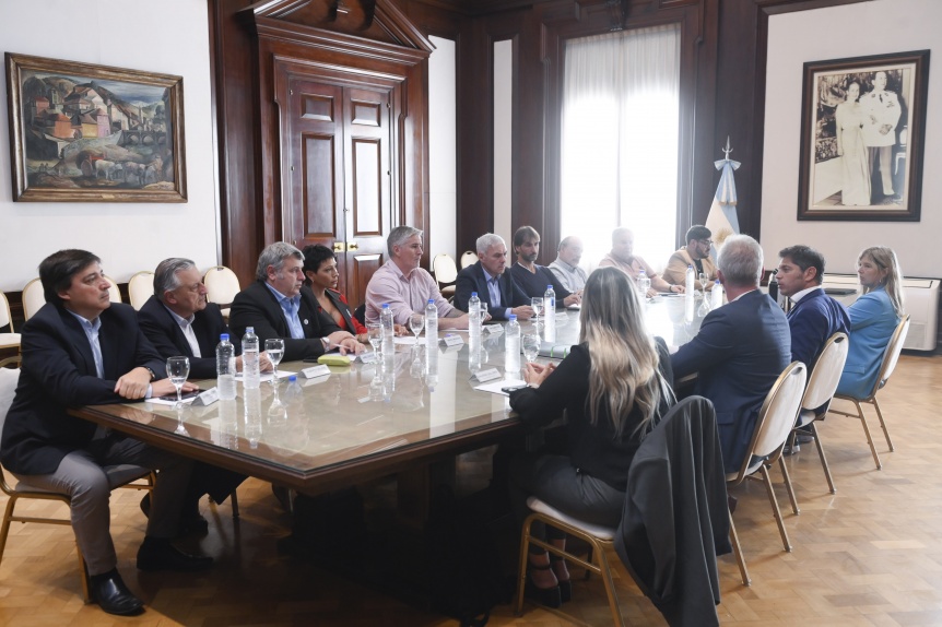 La Provincia firmó convenios para brindar financiamiento a emprendedores y un leasing con Quilmes