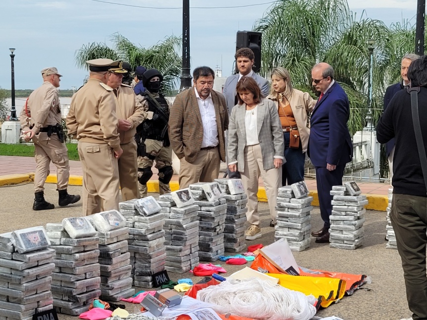Bullrich presentó en San Lorenzo el Operativo Cereales Blancos: incautaron 460 kilos de cocaína