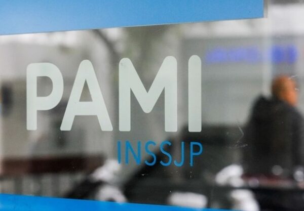 Procesaron a una farmacéutica y un médico por defraudar al PAMI con la emisión de recetas apócrifas