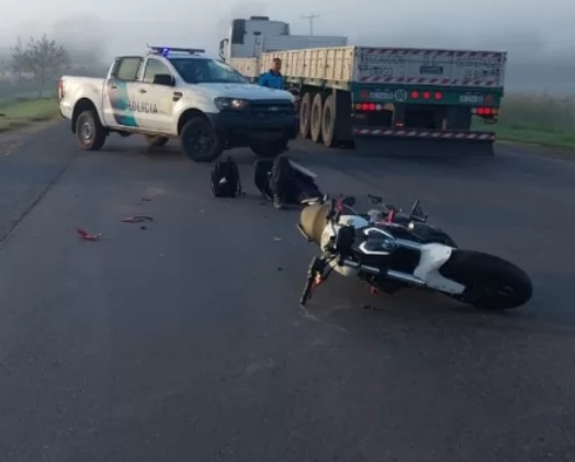 Choque entre un auto y una moto en Ruta 36: un policía resultó herido