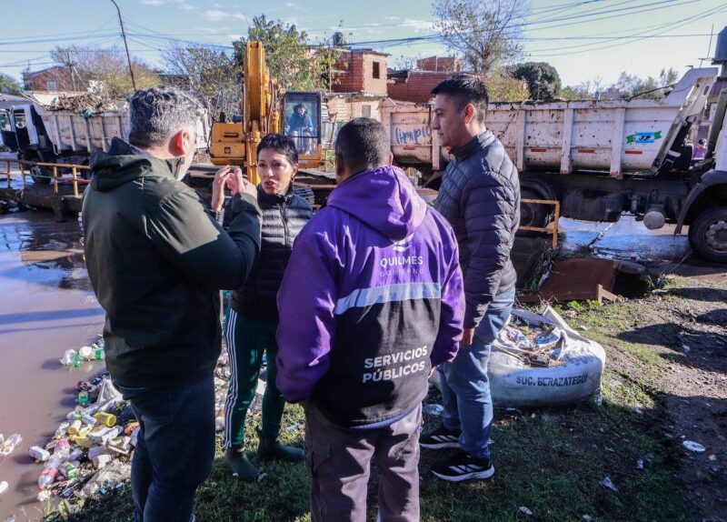 Mayra Mendoza supervisó el operativo de asistencia a vecinos inundados en la tormenta