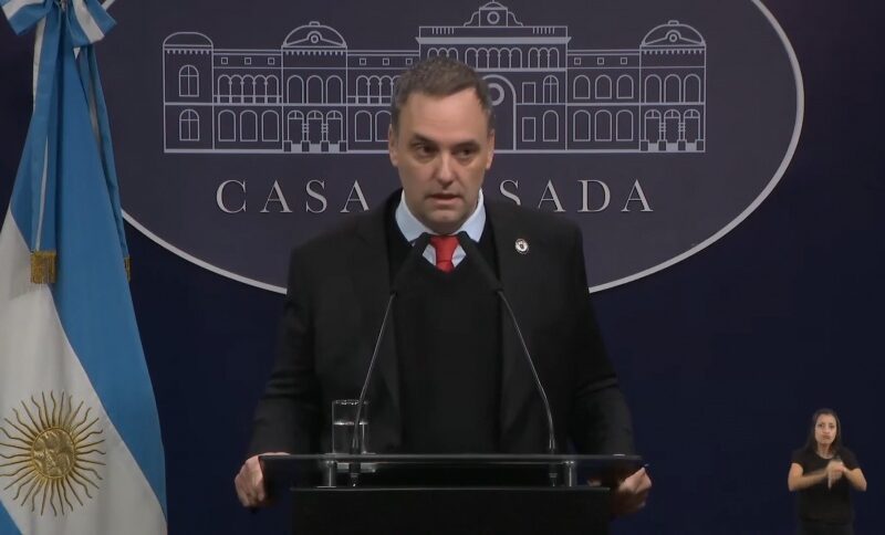 El Gobierno anunció que eliminará el asueto por el Día del Trabajador del Estado