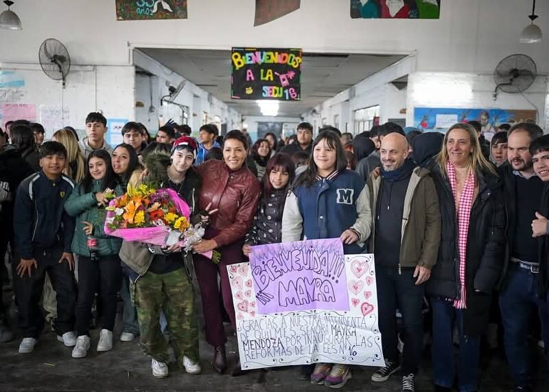 Mayra Mendoza inauguró la obra de refacción y ampliación de la Secundaria N° 16 de Quilmes Oeste
