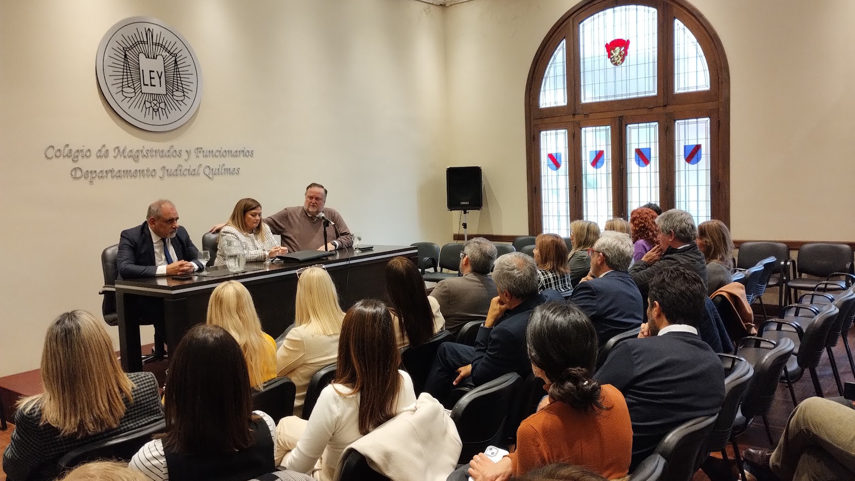 Claudio Santagati y Patricia Ochoa disertaron en el Colegio de Magistrados de Quilmes