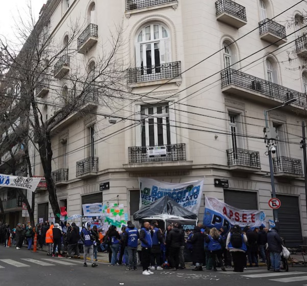 Un informe técnico determinó que el departamento de Cristina Kirchner es apto para cumplir el arresto domiciliario