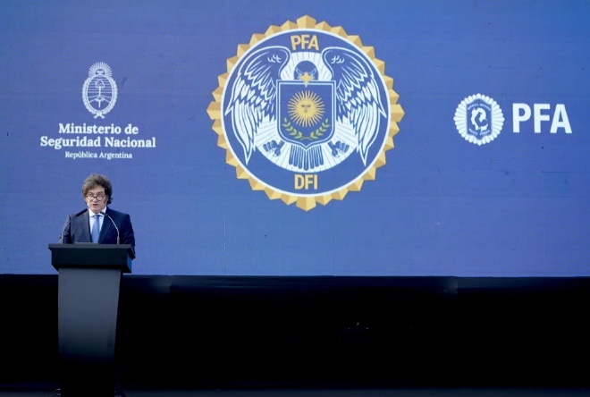 Milei presentó junto a Bullrich la reestructuración de la Policía Federal con el FBI como modelo