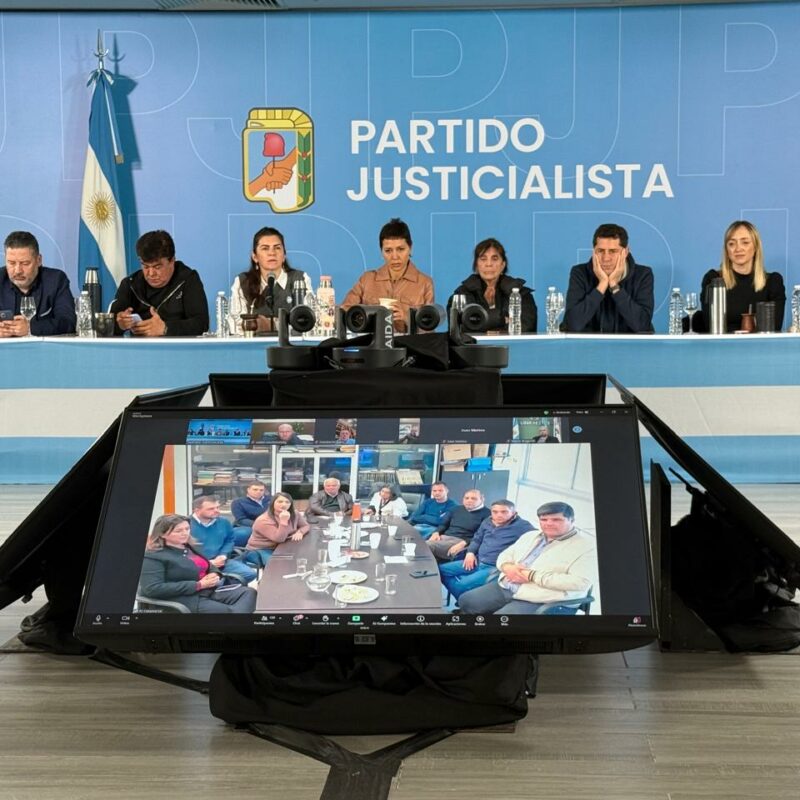 Intendentes peronistas convocan a acompañar a CFK el miércoles 18, a Comodoro Py
