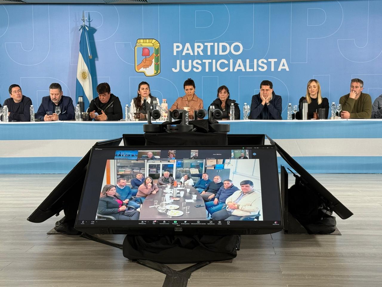 Intendentes peronistas convocan a acompañar a CFK el miércoles 18, a Comodoro Py