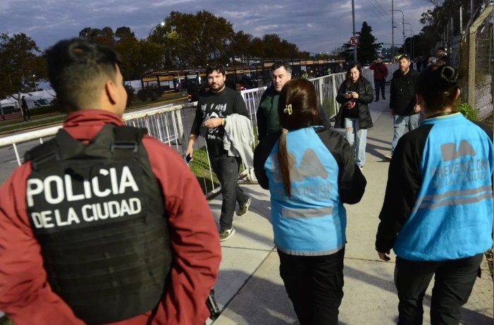 La Ciudad controla a deudores alimentarios morosos en los recitales de Los Piojos en River