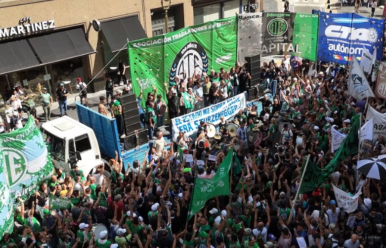 La Justicia laboral suspendió el decreto que eliminaba el feriado por el Día del Trabajador del Estado