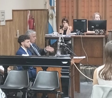 Lo mataron a puñaladas para robarle el celular en Ezpeleta: piden prisión perpetua para los imputados; la defensa, absoluciones