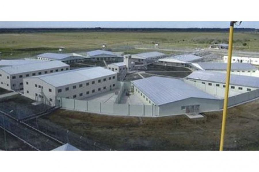 Allanaron una unidad penitenciaria en Magdalena por una estafa virtual a magistrado quilmeño y detuvieron al jefe de una organización