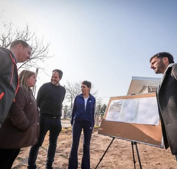 Mayra Mendoza supervisó el avance de la construcción del nuevo edificio del CEF Nº 190 de Villa Alcira