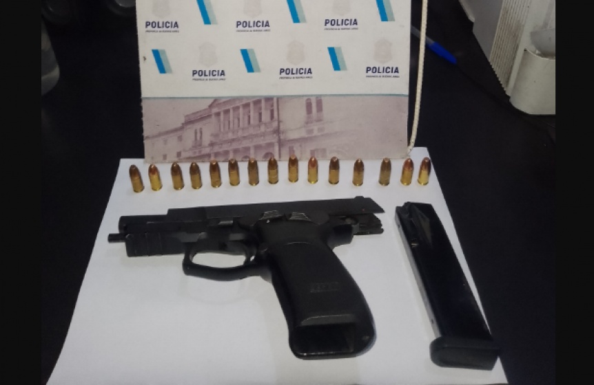 Florencio Varela: persecución y detención de un motociclista por tenencia de arma de fuego