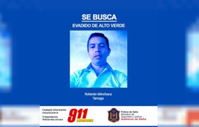Estaba detenido por abuso, pero como le faltan tres dedos de una mano logró sacarse las esposas y escapar