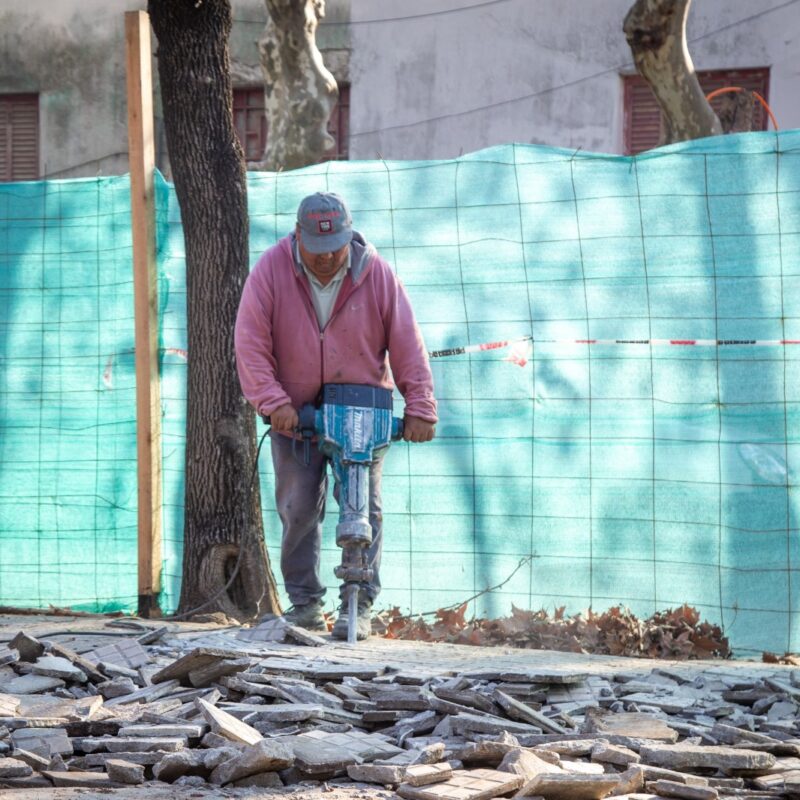 Avanzan las obras de refacción en la Plaza Belén de Bernal Oeste