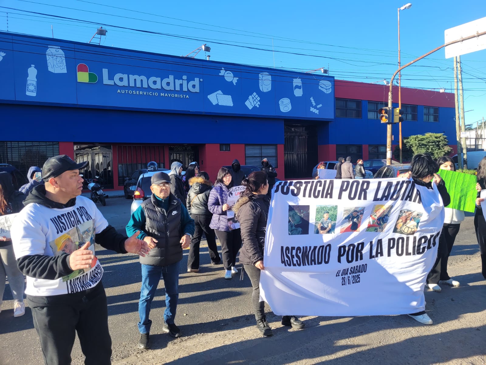 Reclaman justicia por joven que murió tras violento choque frontal de un patrullero que iba a contramano en la Rotonda de Pasco