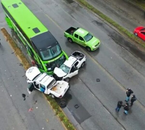 Mar del Plata: Robó un patrullero en medio de una crisis psiquiátrica y provocó un triple choque