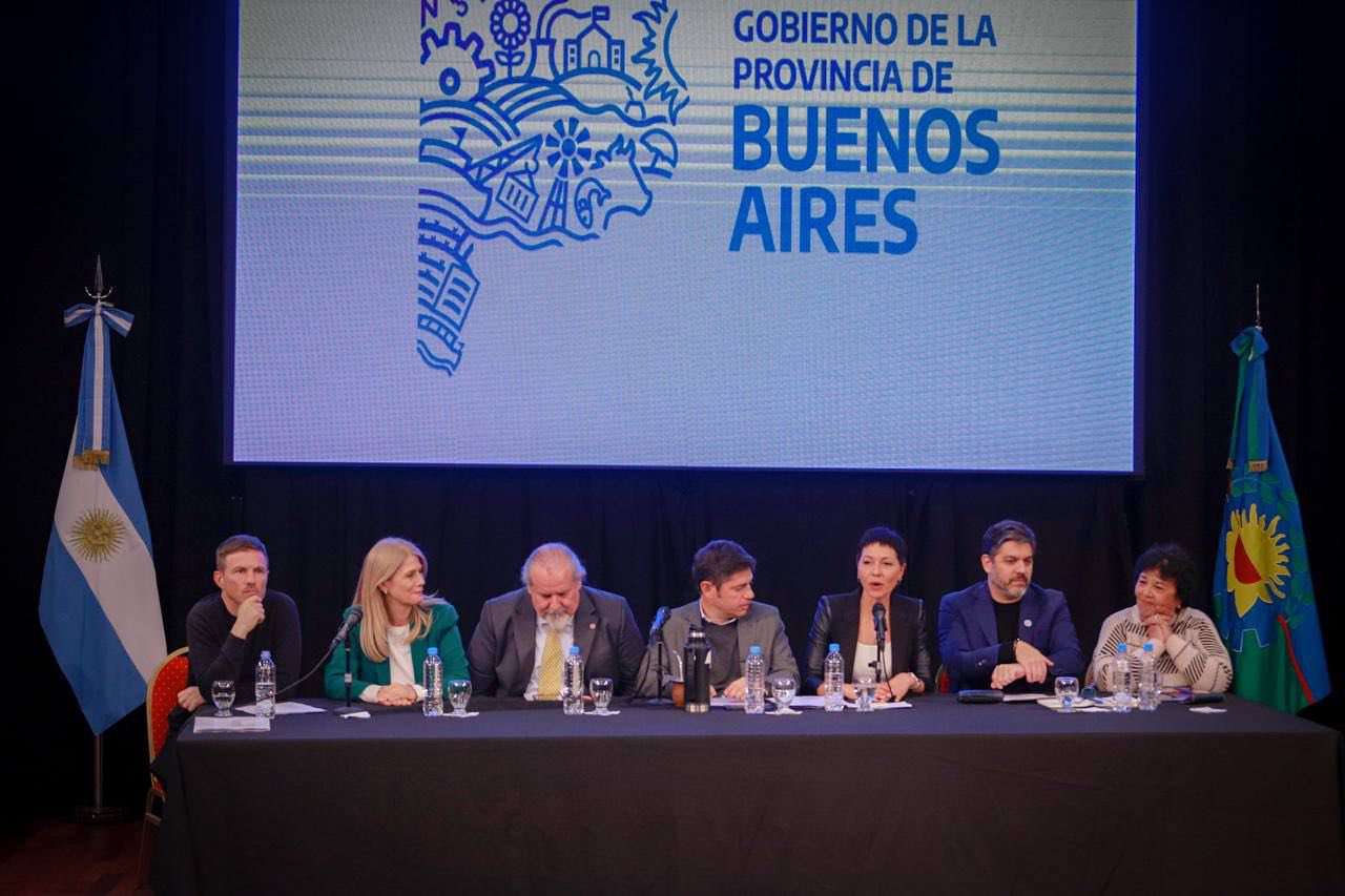 Axel Kicillof; Mayra Mendoza y Magario en cierre de jornada bonaerense de ciencia en la UNQ