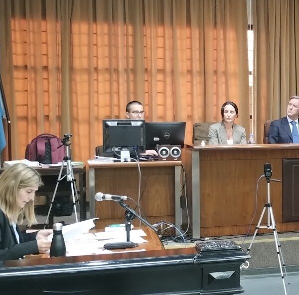 Reclaman 12 años de prisión para un hombre acusado de abusar y acosar a su sobrina cuando la llevaba a la escuela