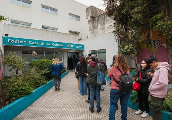 Florencio Varela: comenzó la entrega de entradas gratuitas para obras teatrales en vacaciones de invierno