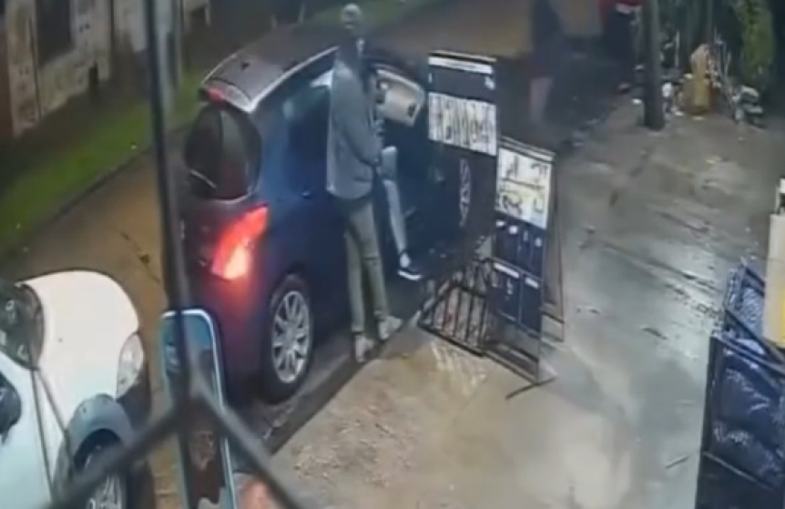 Berazategui: en violento asalto le robaron el auto apuntándola con un arma