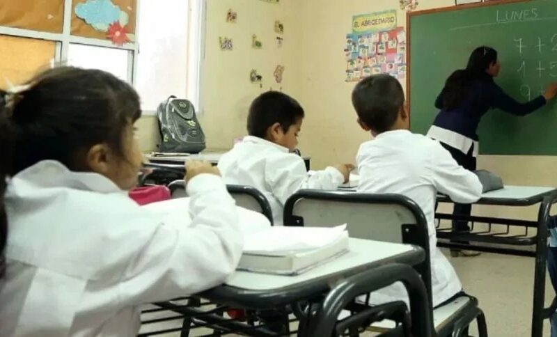 Provincia: por la crisis económica, 17 mil alumnos pasaron de colegios privados a escuelas públicas