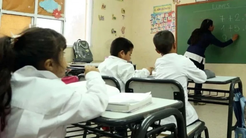 Provincia: por la crisis económica, 17 mil alumnos pasaron de colegios privados a escuelas públicas