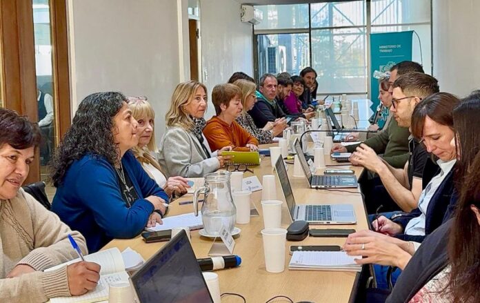 Provincia ofreció a docentes una suba del 5% en dos tramos