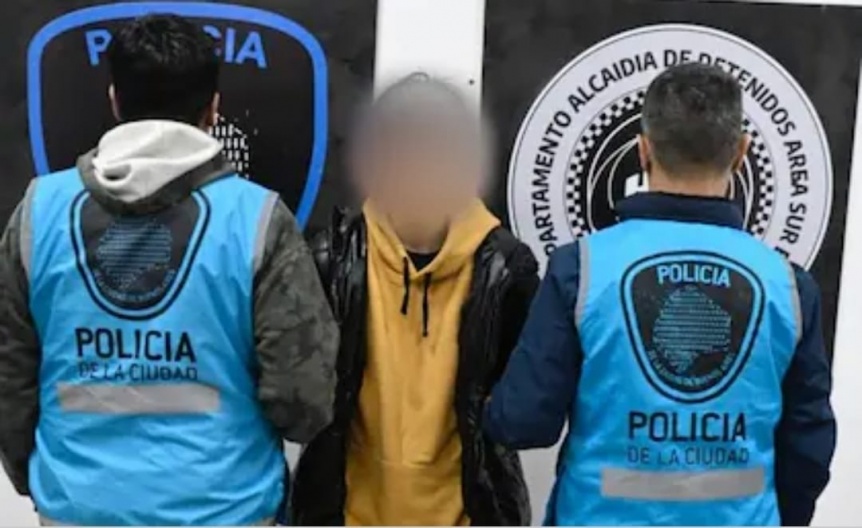 Contactó a niños de Berazategui y les pedía fotos sexuales para extorsionarlos