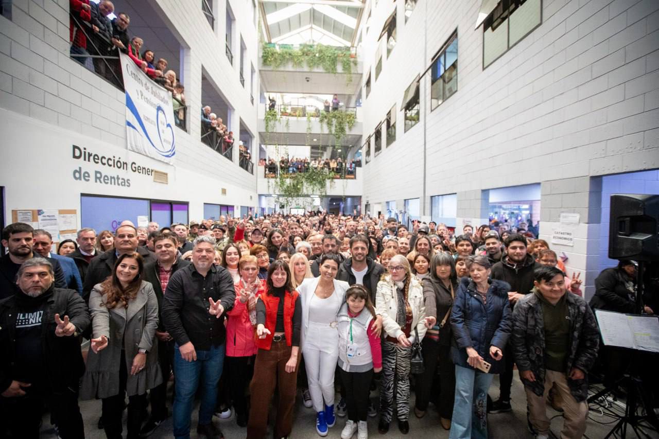 Mayra Mendoza encabezó el acto institucional por los 359 años de la ciudad: “siempre voy a estar trabajando por Quilmes”