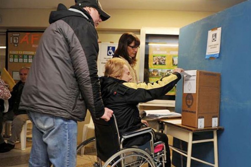 Elecciones provinciales: implementarán medidas para que puedan votar personas con discapacidad
