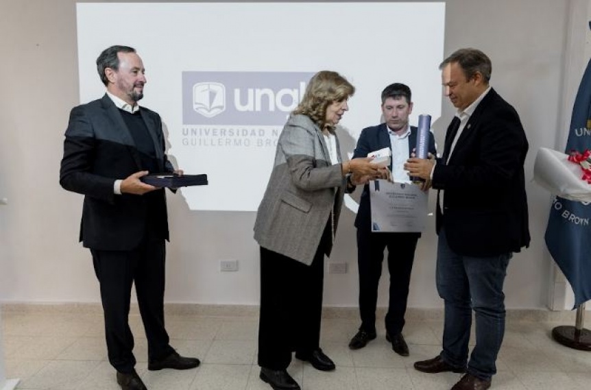 La UNaB distinguió a la jueza Marta Pascual con el Doctorado Honoris Causa
