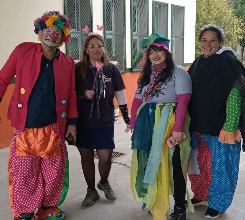 El Rotary Club Berazategui llevó alegría a niños de Hudson y Parque Pereyra en su día