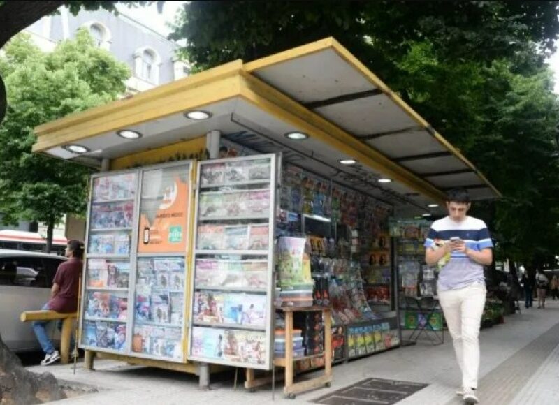 Autorizan a puestos de diarios a funcionar como puntos de retiro de servicio de correo postal