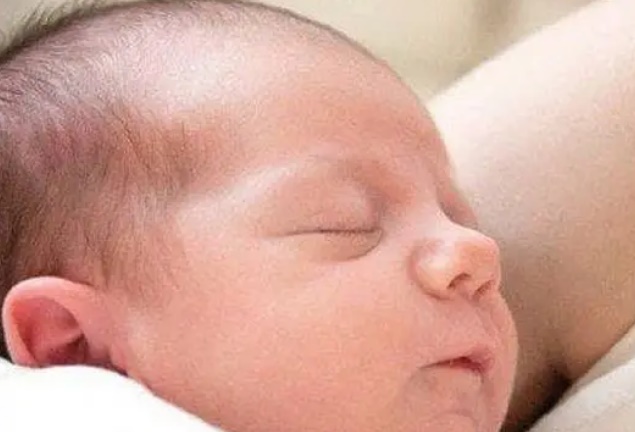 Prevención: establecen capacitación en RCP obligatoria para padres de bebés en riesgo