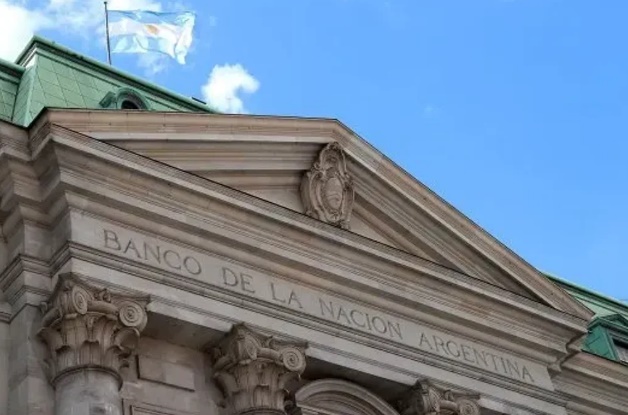 Procesaron a una empleada del Banco Nación por retirar casi $1 millón de cuentas de clientes