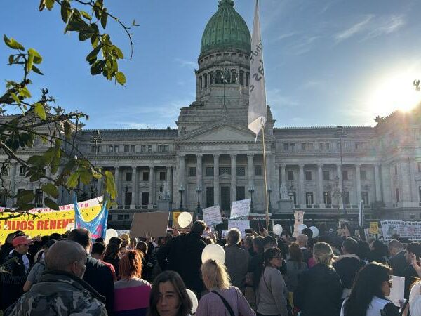 Marcharon al Congreso en el Día Internacional de las Falsas Denuncias