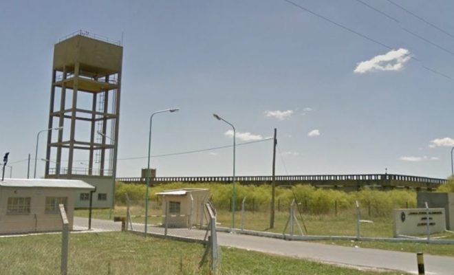 Donación de libros de la Defensoría del Pueblo a la Unidad 24 Florencio Varela