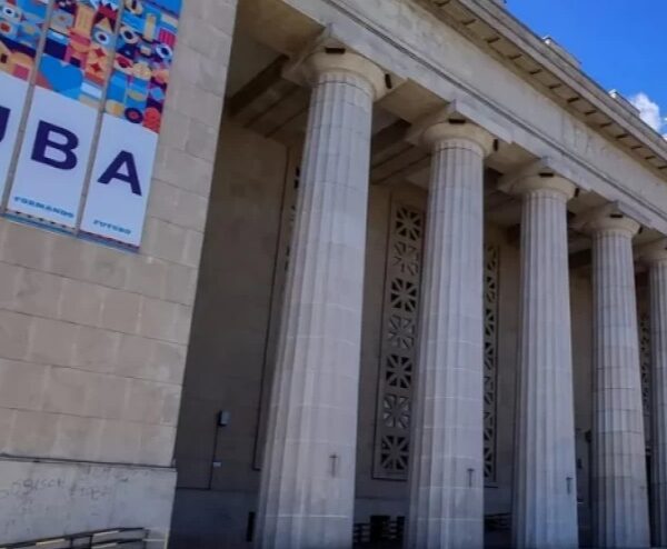 La UBA le entregará el doctorado Honoris Causa al “Indio” Solari