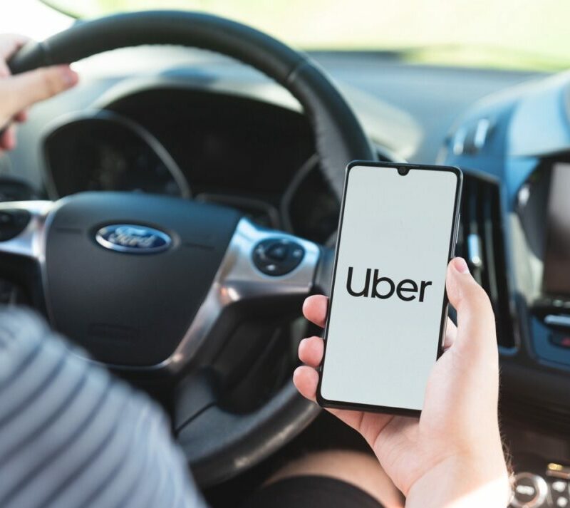 La Libertad Avanza propuso liberar las plataformas digitales Didi y Uber