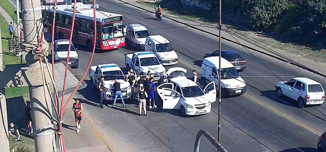 Bernal Oeste: captaron un vehículo vinculado a un caso de extorsión gracias al lector de patentes