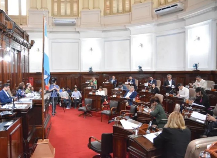 Proponen regular los sueldos de intendentes y concejales en la Provincia