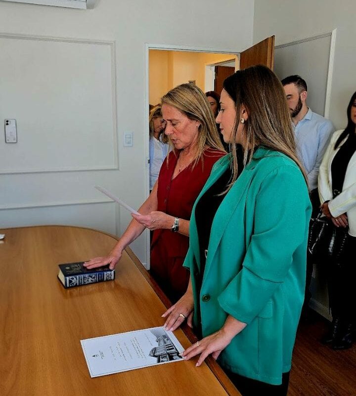 Nuevas funcionarias judiciales en Berazategui: juraron la secretaria Gisella Pilla y la auxiliar Karina Maccarone