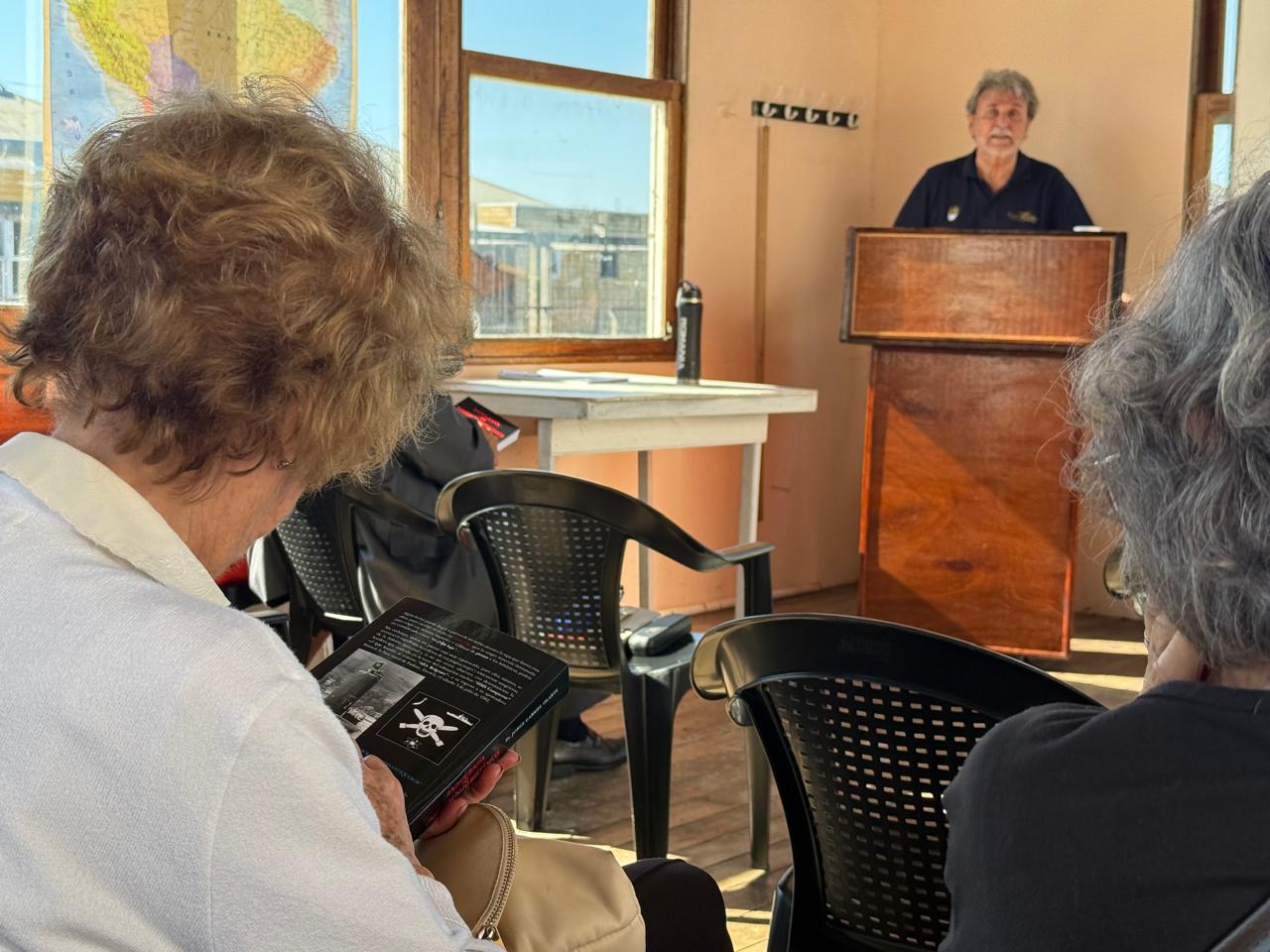 Presentación del Libro “Radiografía del Imperialismo Británico” en Quilmes a cargo del profesor Jorge Olarte