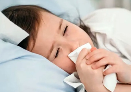 Emiten una alerta epidemiológica por un brote de tos convulsa en PBA