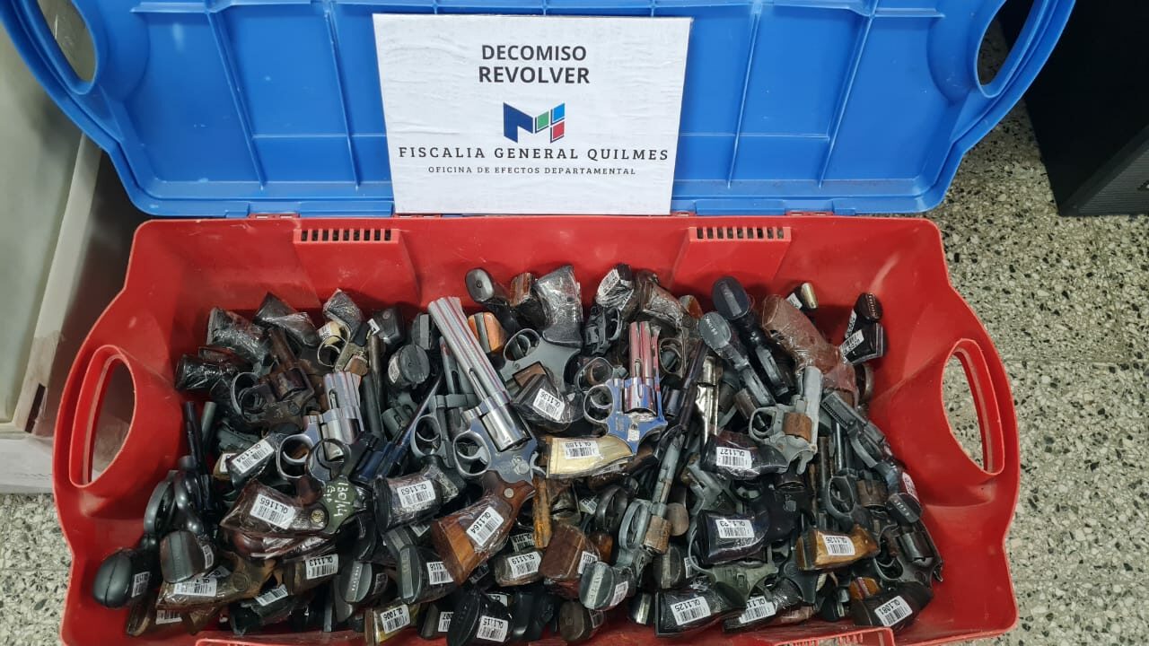 Decomiso de armas en el Departamento Judicial Quilmes en acción conjunta con el Servicio Penitenciario Bonaerense
