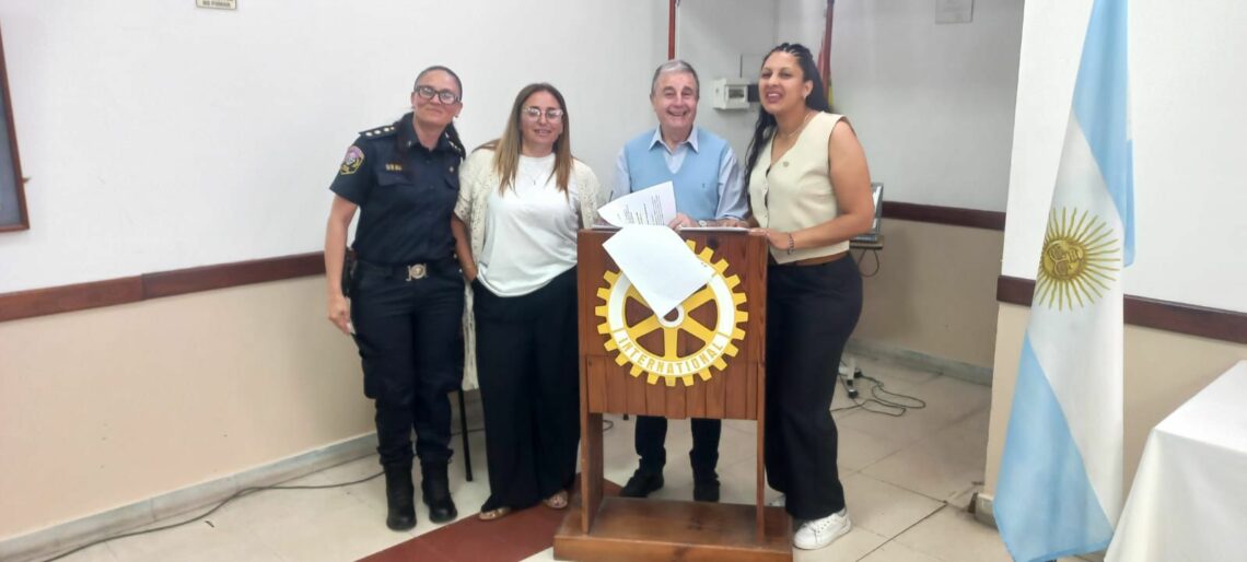 Rotary Club de Berazategui distinguió a servidores públicos