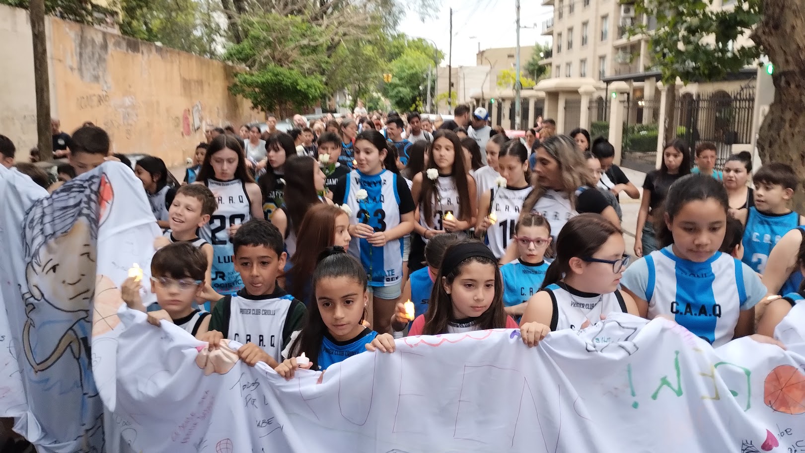 Justicia por Benicio: marcha a Argentino de Quilmes de amigos y compañeros del pequeño basquetbolista