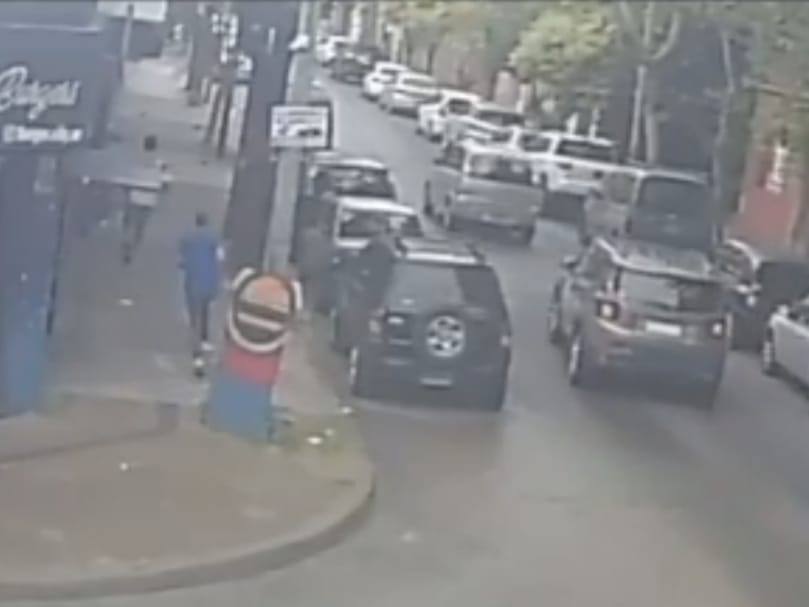 Un preso escapó de la Policía y robó un auto: lo recapturaron minutos después